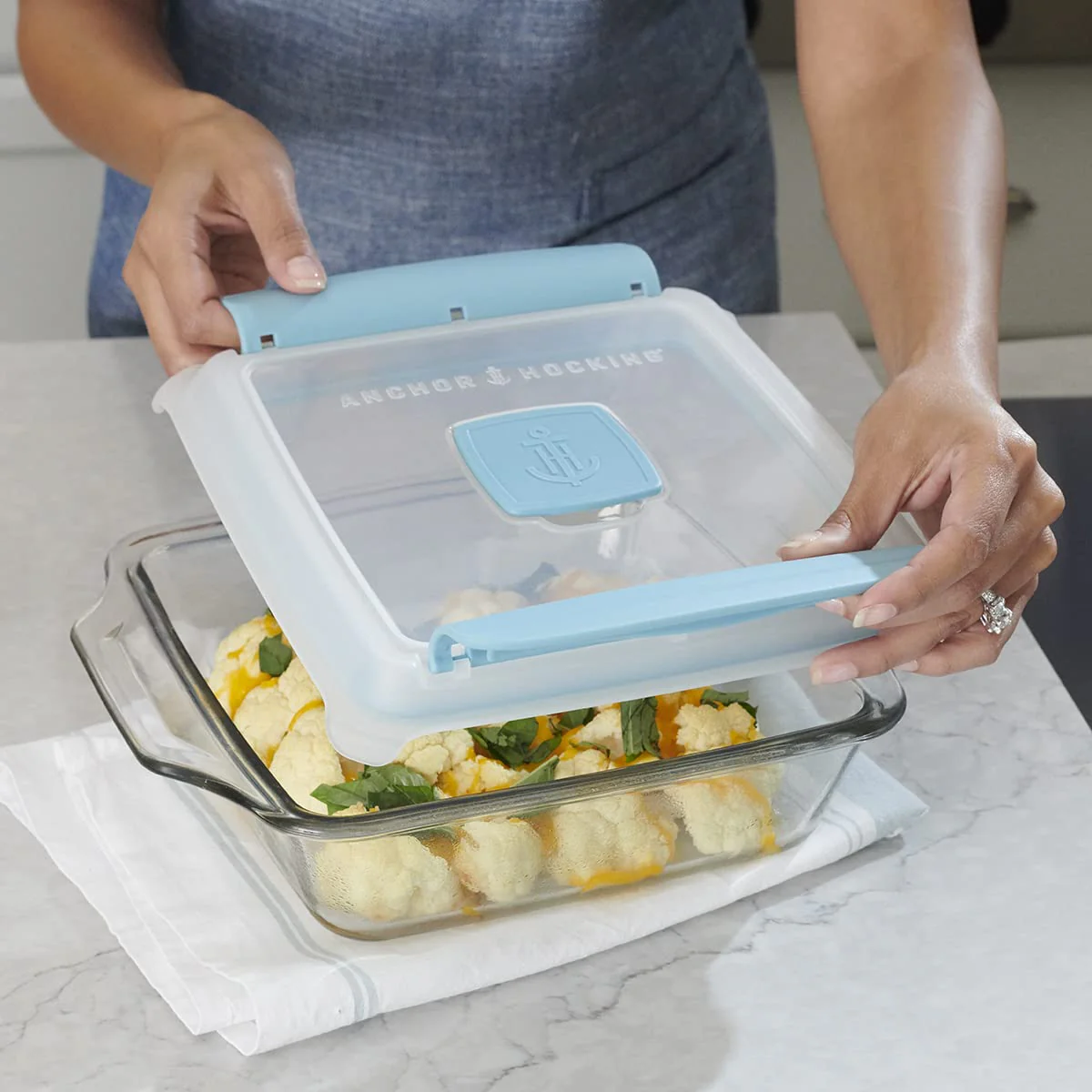Anchor Hocking TrueLock Glass Baking Dish with Locking Lid, 3 Quart, 9 in by 13 in, Tempered Glass, Oven Safe - Image 4