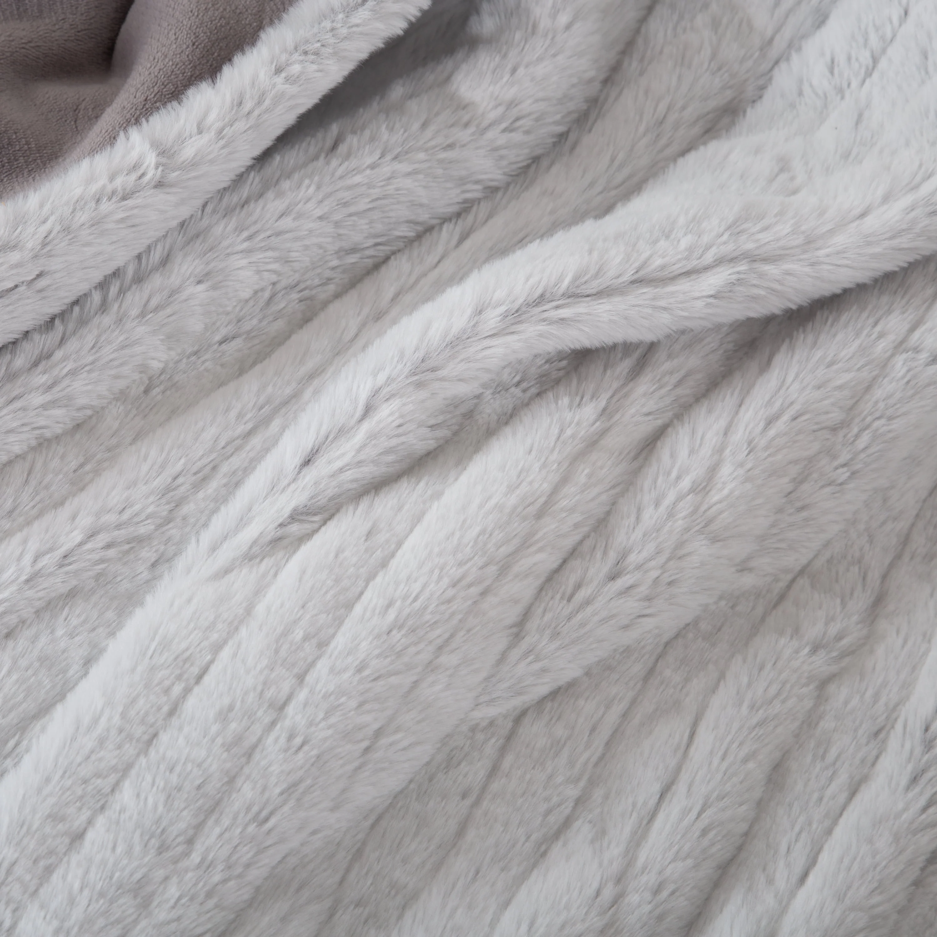 Berkshire Blanket UN46001324022C1 Tipped Faux Fur Reverse Velvet Plush Heated Throw Blanket, Tipped Grey, 50"x60" - Image 3