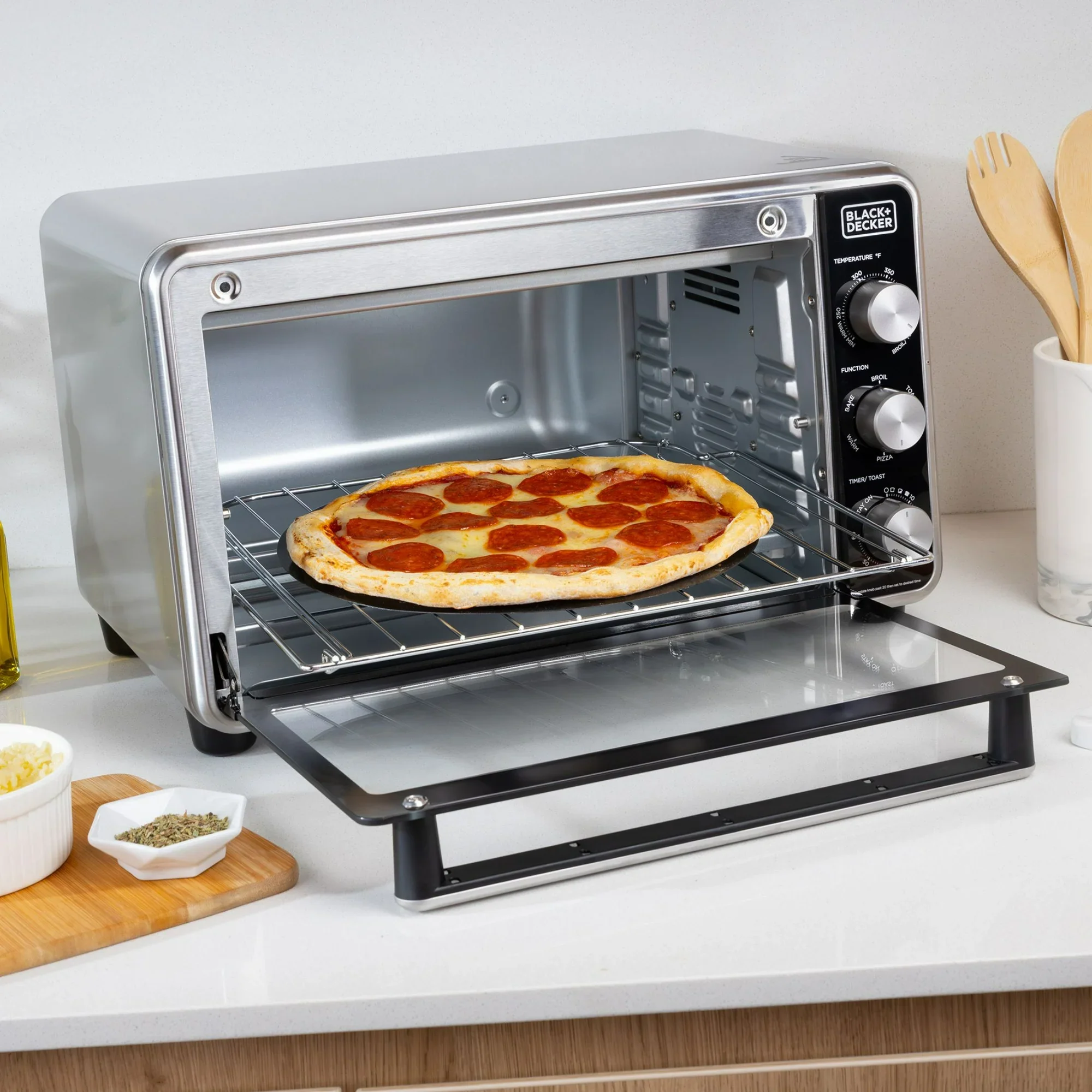 Black + Decker TO6235-0BD-ID Crisp 'N Bake PRO 6-Slice Air Fryer Toaster Oven with Basket, Pan, Rack & Tray, Stainless Steel - Image 3