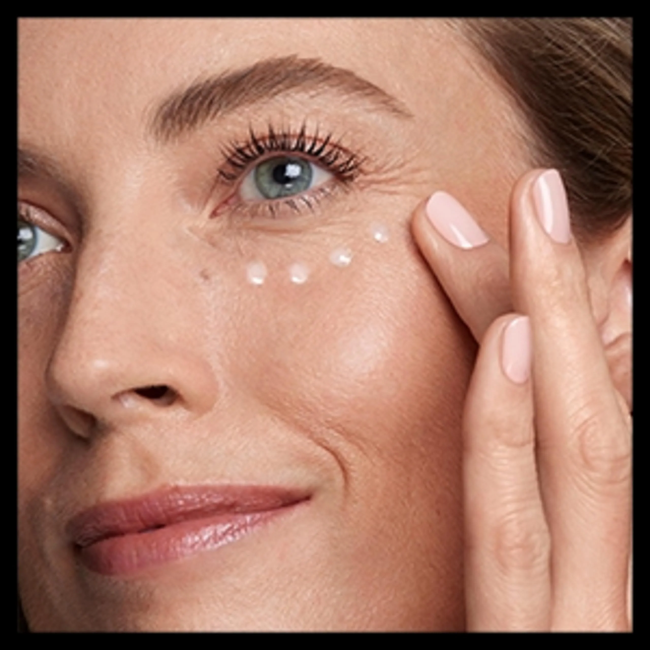 COVERGIRL 80038287 Simply Ageless Blurring Serum, Anti Wrinkle Serum, Face Serum, 1 Pack ,Skin Tightening Serum, Reduces Fine Lines, Formulated with Vitamin A & E, Argan Oil, Coconut OilCOVERGIRL - Image 4