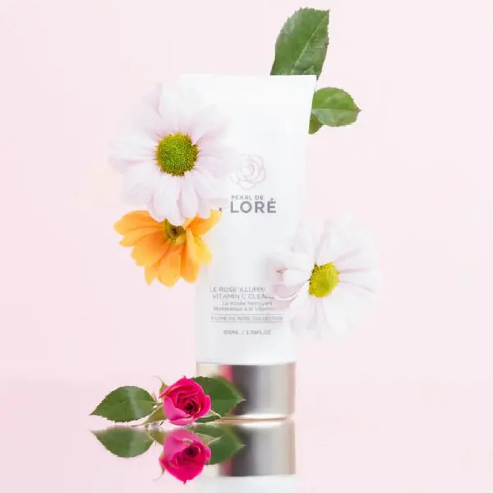 Flore de Rose Le Rose Illuminating Vitamin C Cleanser - Image 2