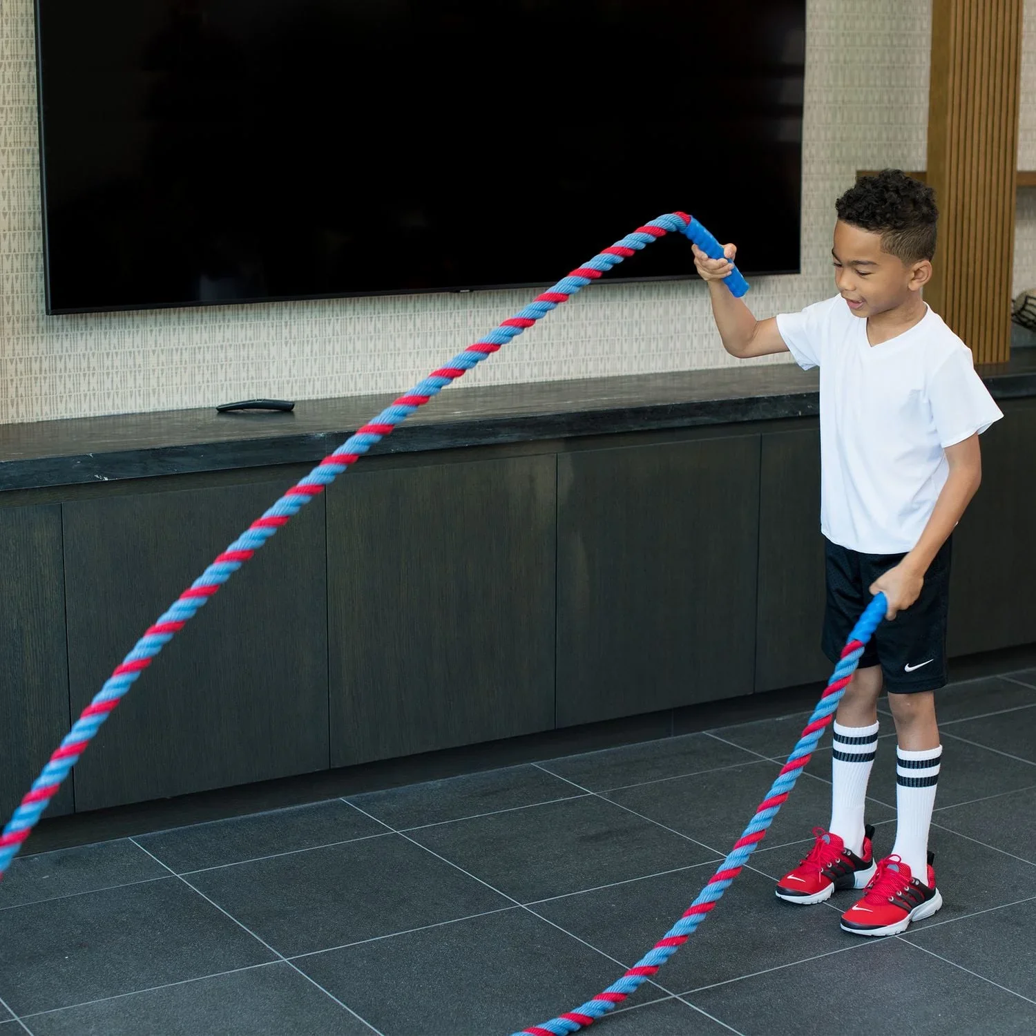 GoZone Kids 15-ft Twisted Nylon Battle Rope with Solid Color Handles - Blue/Red - Image 3
