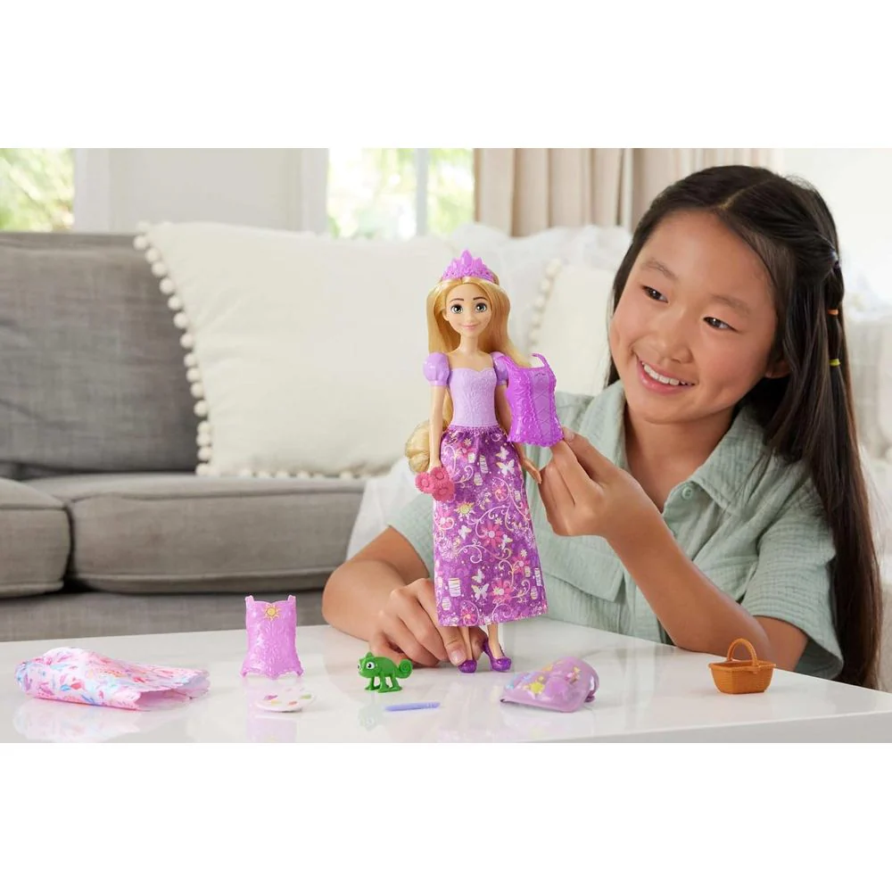 Mattel JBG09 Barbie Chelsea Doll & Closet Toy Playset with 15 Pieces Clothes & Accessories Included, Foldable Set for On-The-Go Play & Storage - Image 2