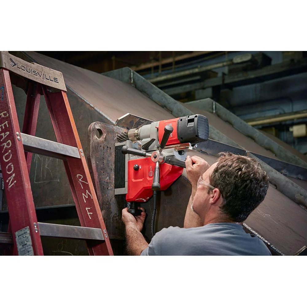Milwaukee 4274-21 13 Amp 1-5/8 in. Magnetic Drill Kit - Image 3