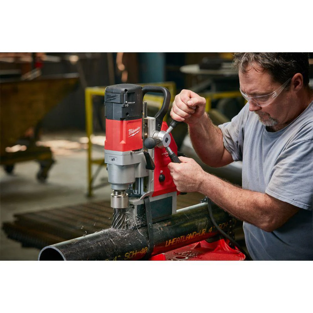 Milwaukee 4274-21 13 Amp 1-5/8 in. Magnetic Drill Kit - Image 4