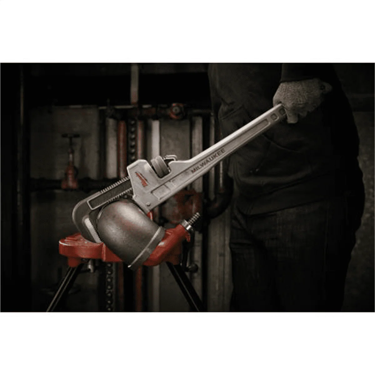 Milwaukee 48-22-7248 48" Aluminum Pipe Wrench - Image 3