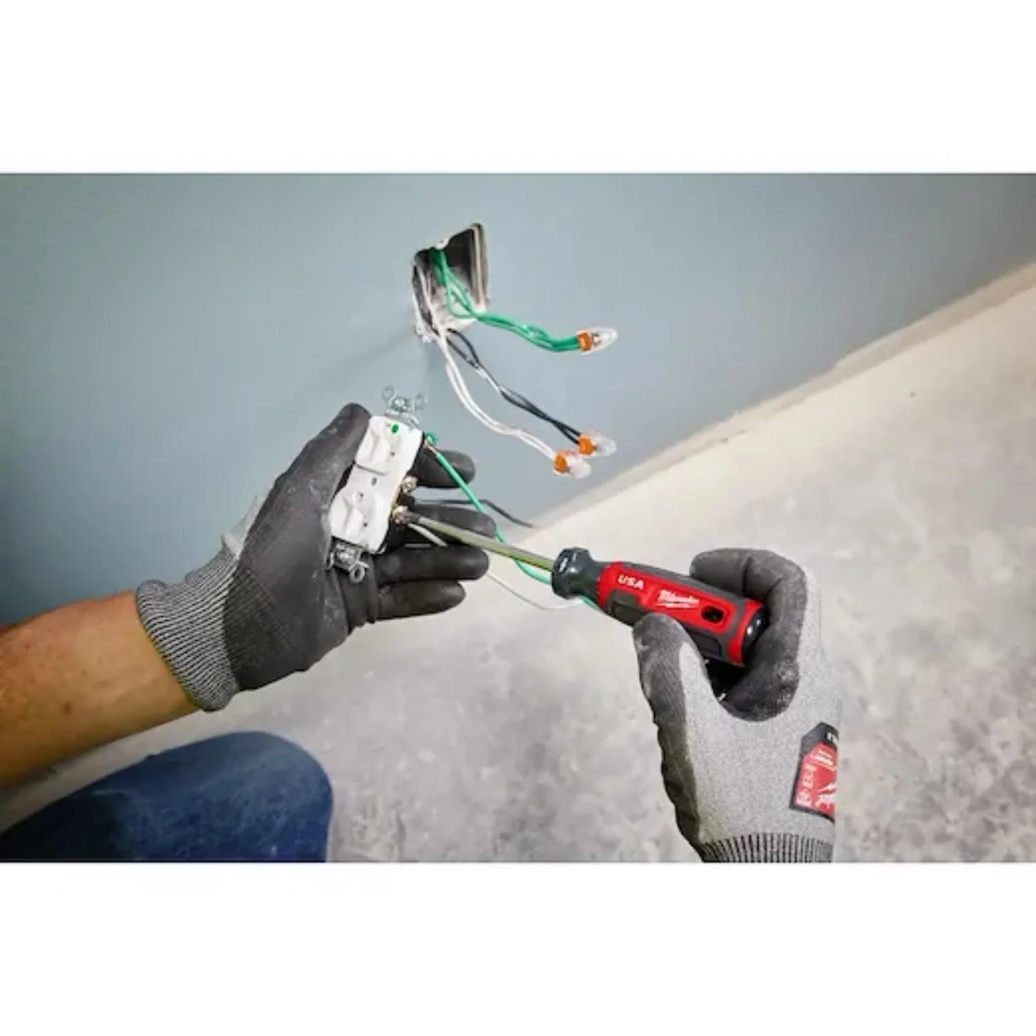 Milwaukee MT215 ECX #1 4" Cushion Grip Screwdriver - Image 4