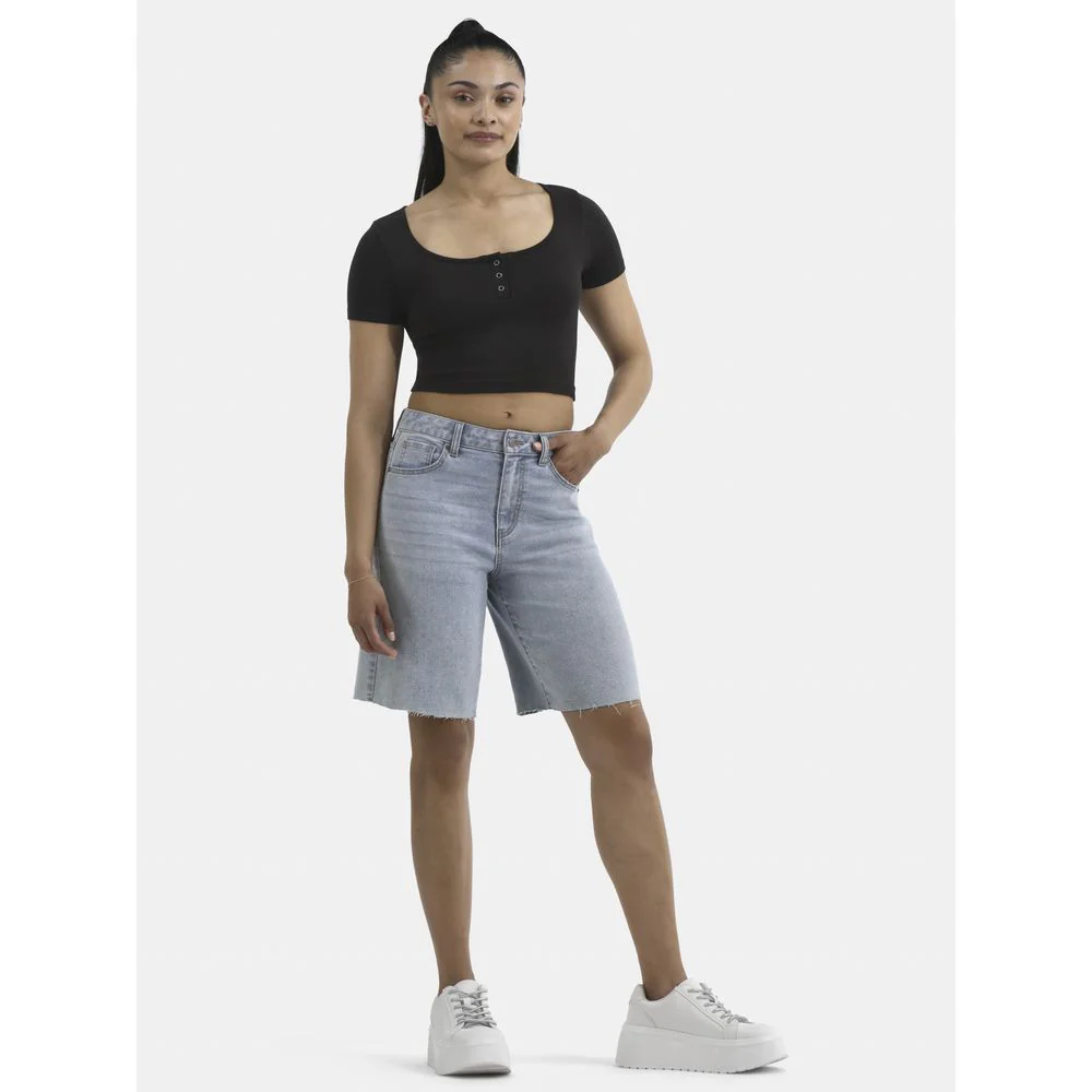 No Boundaries Women's Seamless Scoop Henley Tee, Slim Fit, Black Soot, Short Sleeve, Cropped Hem - Image 2