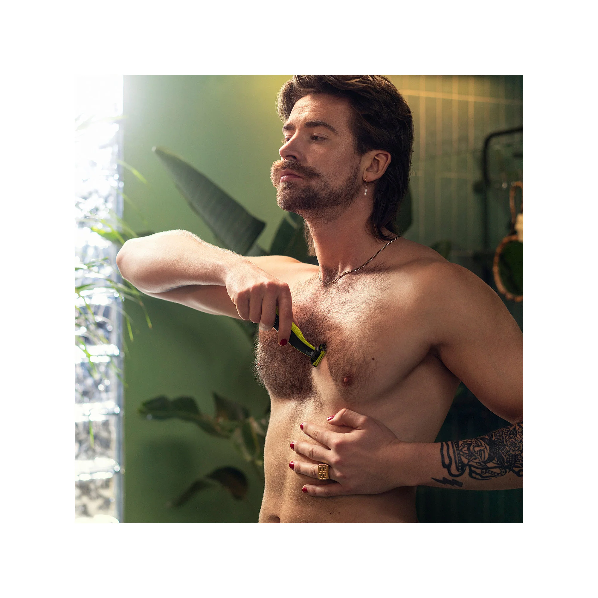 Philips Norelco QP2834/70 Oneblade 360 Face + Body Hybrid Mens Electric Trimmer and Shaver - Image 3