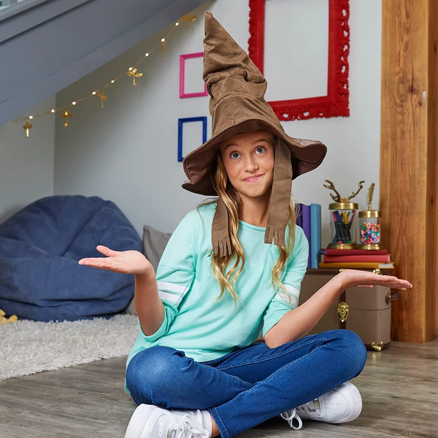 Wizarding World 6061830 Harry Potter Talking Sorting Hat with 15 Phrases - Image 3