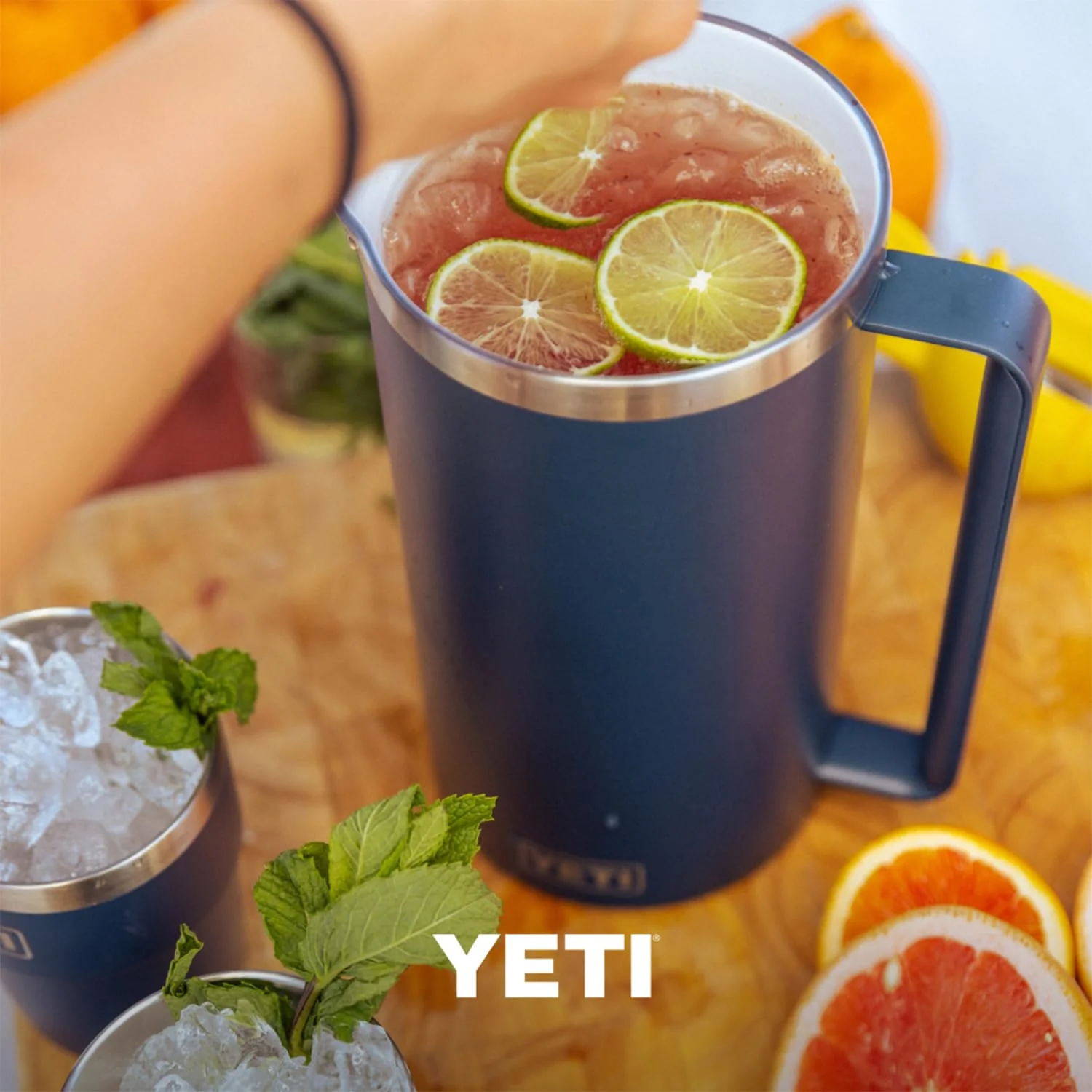 YETI Rambler 64 oz Pitcher, Double-Wall Vacuum Insulated, Stainless Steel with MagSlider Lid, Big Sky Blue, 81628615 - Image 9