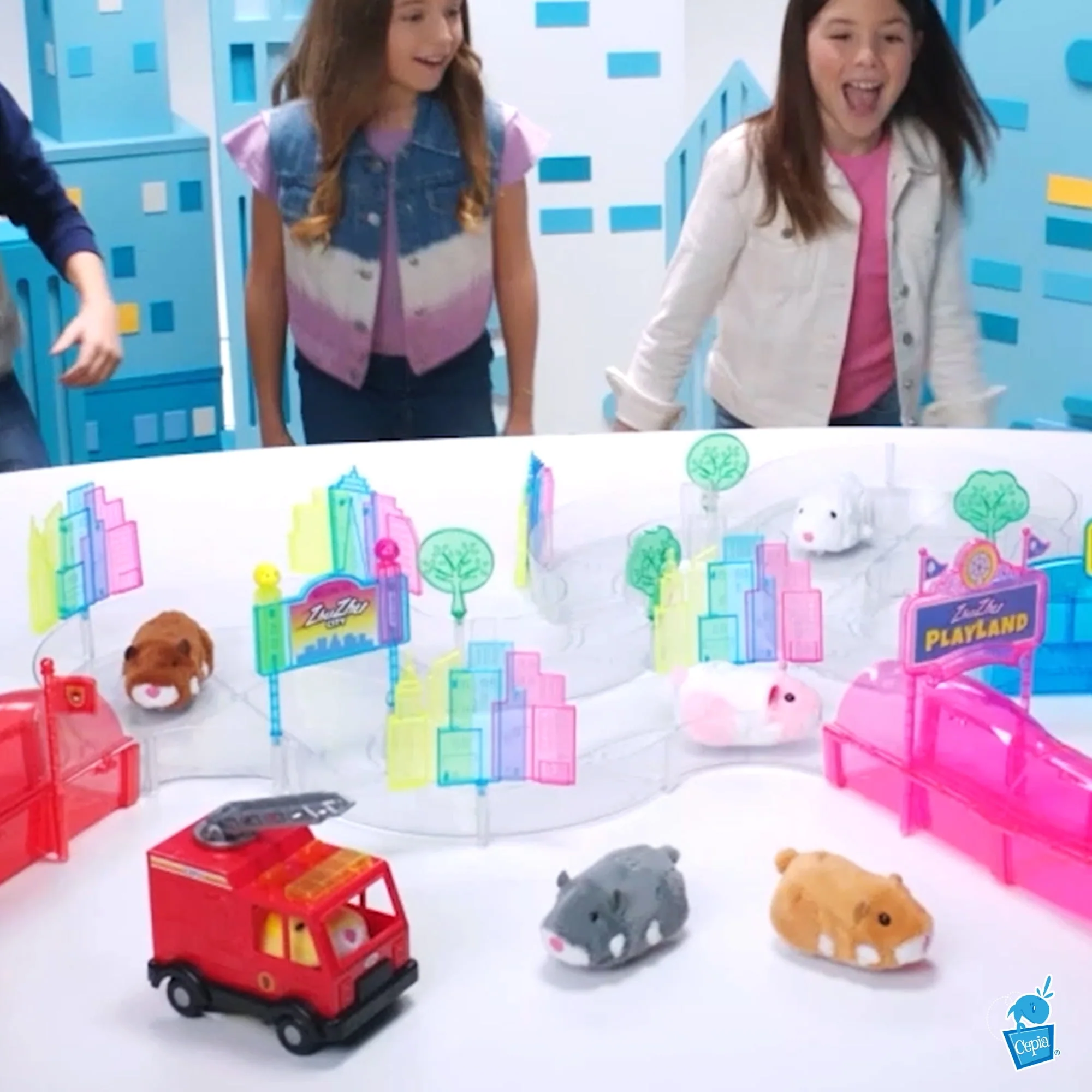 Zhu Zhu Pets 10284475 City Downtown Starter Playset with Sophie Hamster Plush Toy - Image 4